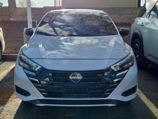 Gray Sky Pearl 2024 Nissan Versa 1.6 S