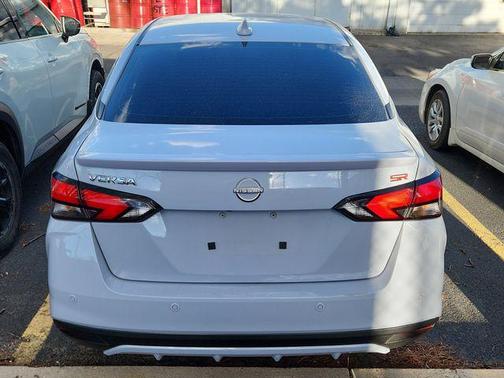 Gray Sky Pearl 2024 Nissan Versa 1.6 S