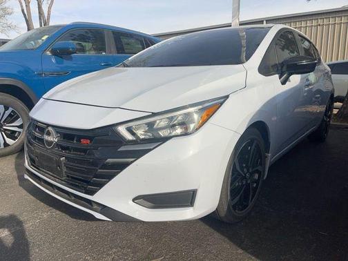 Gray Sky Pearl 2024 Nissan Versa 1.6 S