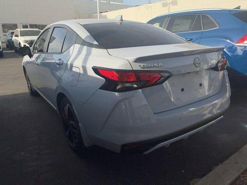 Gray Sky Pearl 2024 Nissan Versa 1.6 S