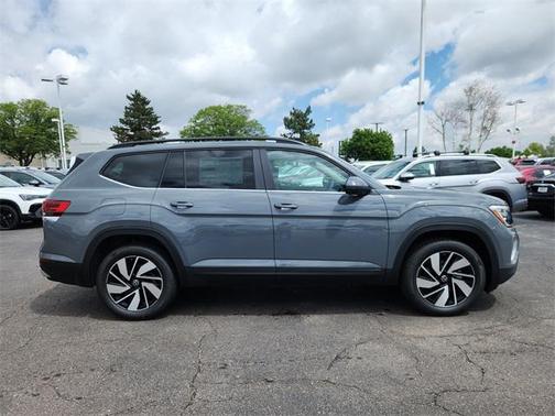 2025 Volkswagen Atlas 2.0T SE w/Technology 4MOTION