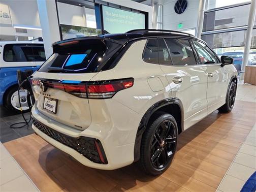 2025 Volkswagen Tiguan 2.0T SE R-Line Black 4MOTION