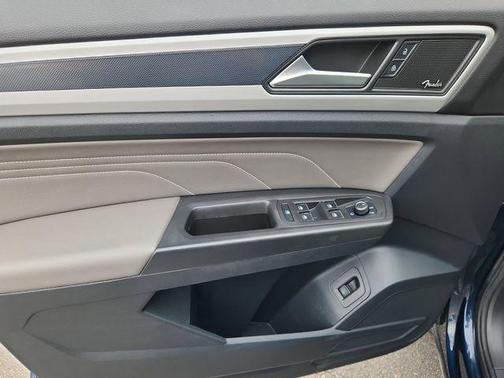 2023 Volkswagen Atlas 3.6L SEL Premium