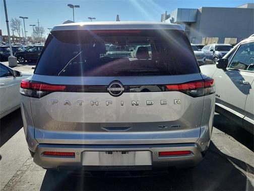 2025 Nissan Pathfinder SL 4WD