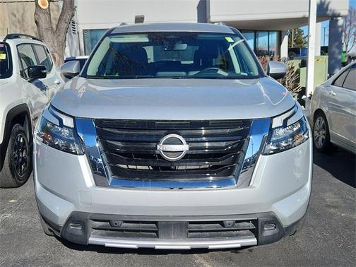 2025 Nissan Pathfinder SL 4WD