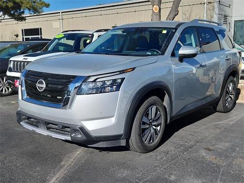 2025 Nissan Pathfinder SL 4WD