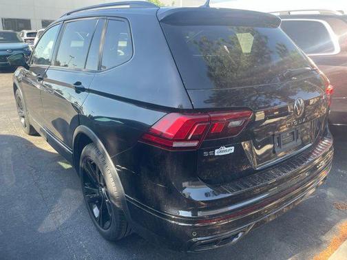Deep Black 2024 Volkswagen Tiguan 2.0T SE R-Line Black 4MOTION