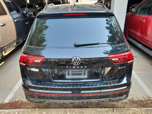 Deep Black 2024 Volkswagen Tiguan 2.0T SE R-Line Black 4MOTION