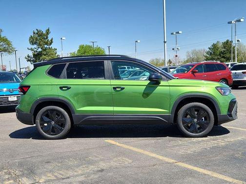 Moss Green 2026 Volkswagen Taos SE Black
