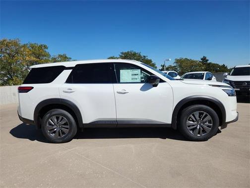 2025 Nissan Pathfinder S 4WD
