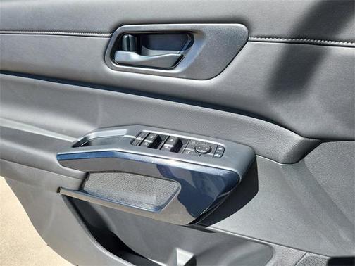 2025 Nissan Pathfinder S 4WD