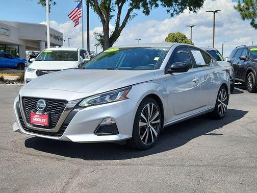 Brilliant Silver Metallic 2022 Nissan Altima SR FWD