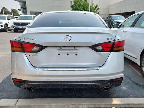 Brilliant Silver Metallic 2022 Nissan Altima SR FWD