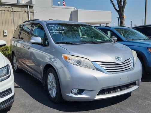2013 Toyota Sienna XLE