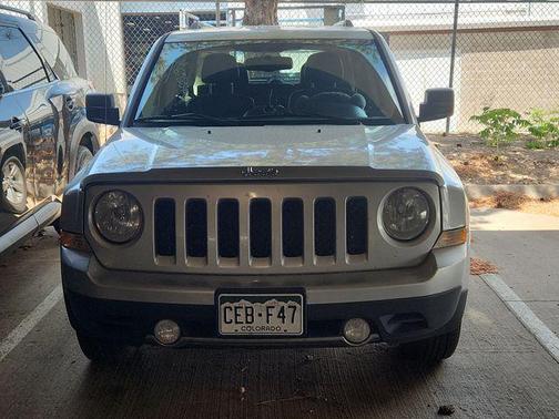 Bright Silver Metallic Clearcoat 2013 Jeep Patriot Limited