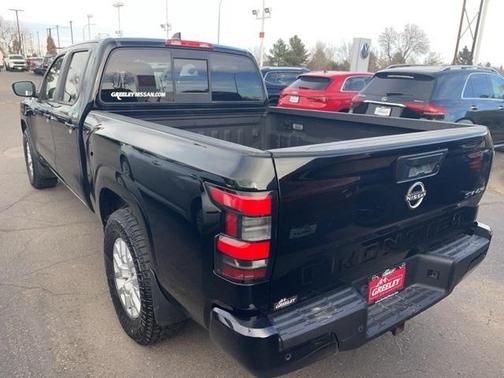 2022 Nissan Frontier SV