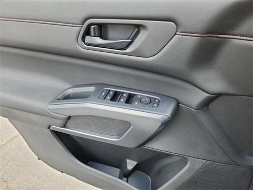 2025 Nissan Pathfinder Rock Creek 4WD