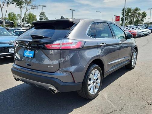 2022 Ford Edge Titanium