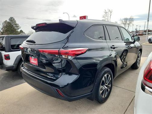2023 Toyota Highlander XLE
