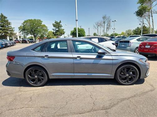 2025 Volkswagen Jetta 1.5T SE