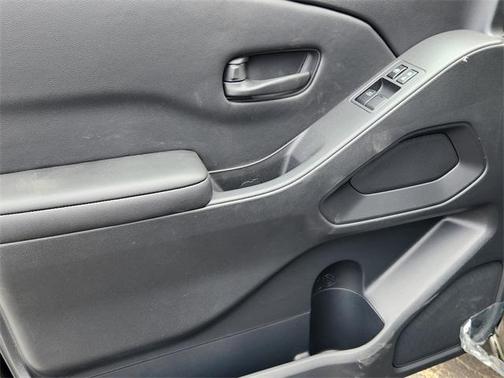 2025 Nissan Frontier S