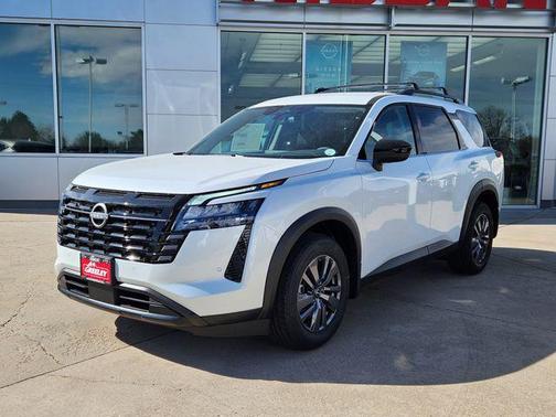 Everest White Pearl Tricoat 2026 Nissan Pathfinder SV