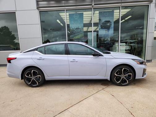 2025 Nissan Altima SR AWD