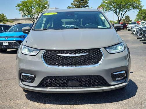Ceramic Gray Clearcoat 2023 Chrysler Pacifica Touring L