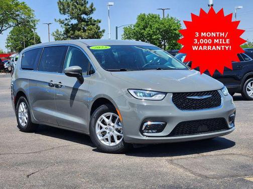 Ceramic Gray Clearcoat 2023 Chrysler Pacifica Touring L