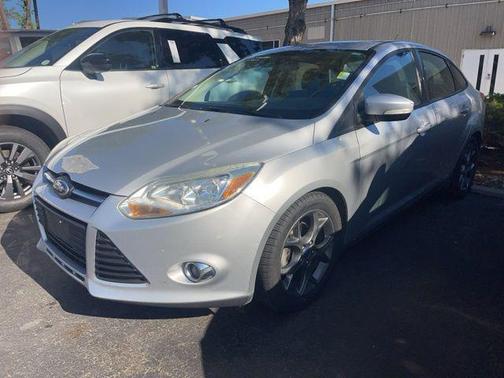 Ingot Silver 2014 Ford Focus SE