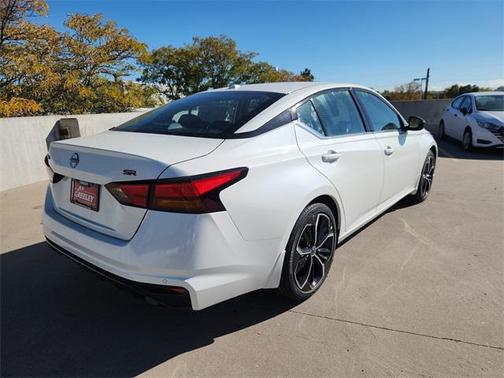 2025 Nissan Altima SR FWD