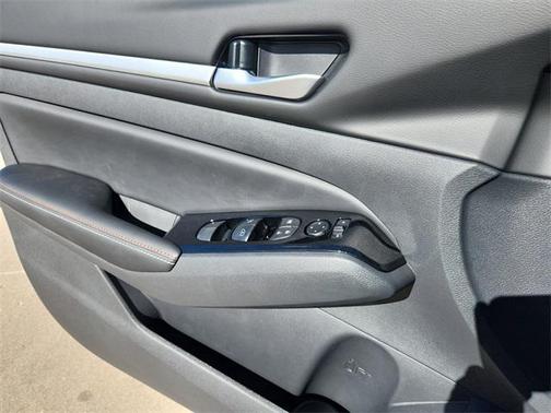 2025 Nissan Altima SR FWD