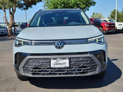 Monument Gray w/Deep Black Roof 2026 Volkswagen Taos SE Black