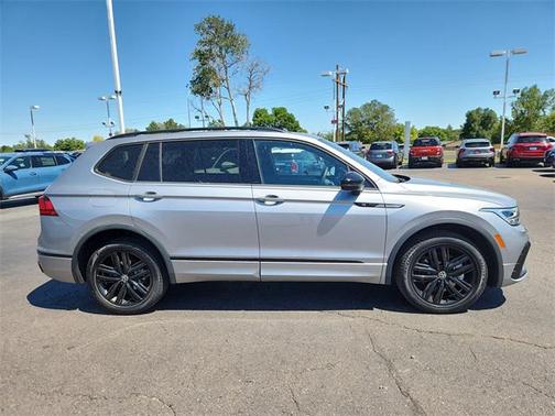 2022 Volkswagen Tiguan 2.0T SE R-Line Black 4MOTION