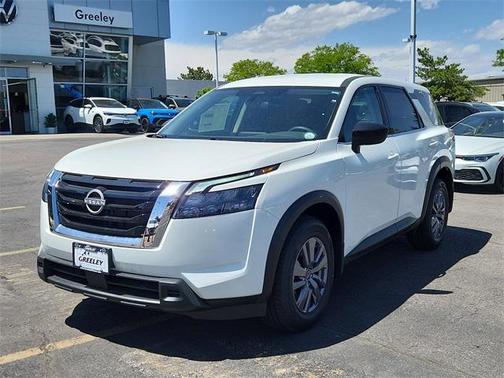 2025 Nissan Pathfinder S