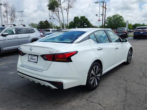 2021 Nissan Altima 2.5 SV