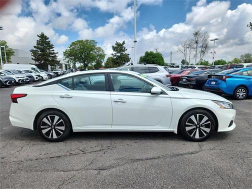 2021 Nissan Altima 2.5 SV