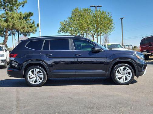 2022 Volkswagen Atlas 3.6L SE w/Technology