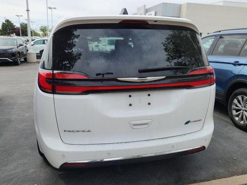Bright White Clearcoat 2023 Chrysler Pacifica Hybrid Touring L