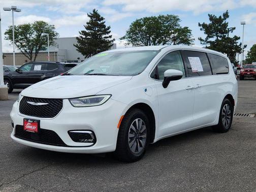 Bright White Clearcoat 2023 Chrysler Pacifica Hybrid Touring L