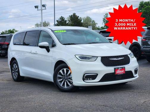 Bright White Clearcoat 2023 Chrysler Pacifica Hybrid Touring L