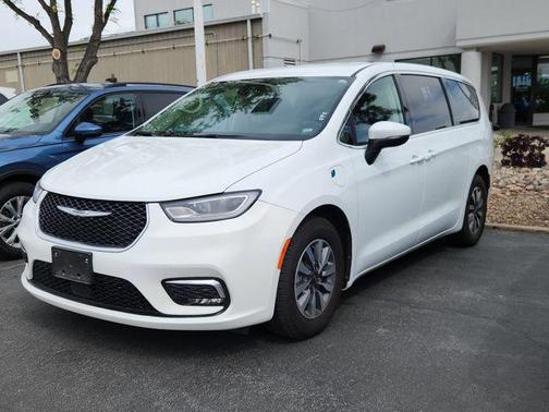 Bright White Clearcoat 2023 Chrysler Pacifica Hybrid Touring L