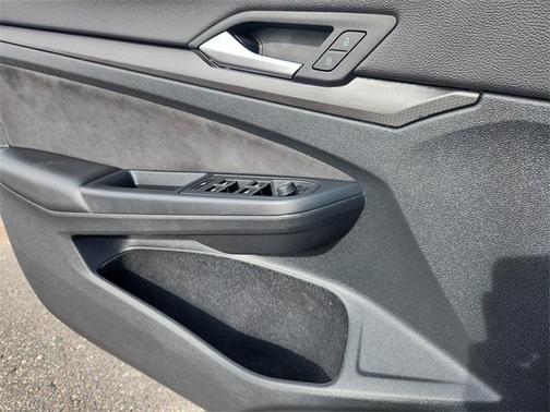 2024 Volkswagen Golf GTI 2.0T S DSG