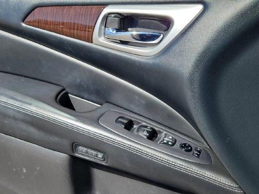 Magnetic Black Metallic 2016 Nissan Pathfinder Platinum