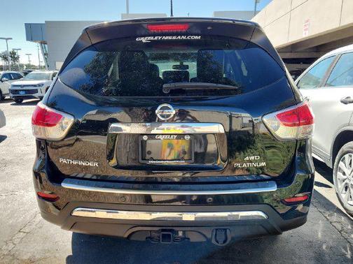 Magnetic Black Metallic 2016 Nissan Pathfinder Platinum