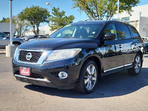 Magnetic Black Metallic 2016 Nissan Pathfinder Platinum