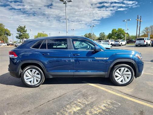 2022 Volkswagen Atlas Cross Sport 2.0T SE w/Technology 4MOTION