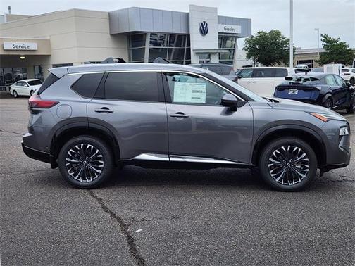 2025 Nissan Rogue Platinum