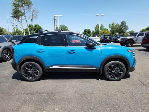 2025 Nissan Kicks SR