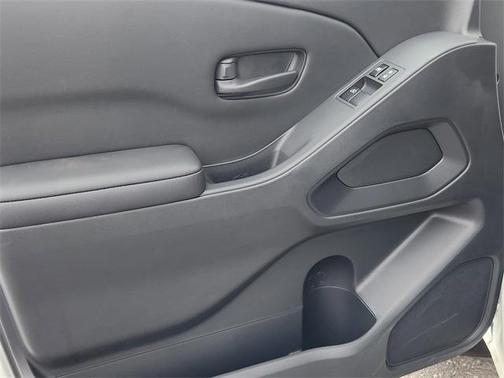 2025 Nissan Frontier S